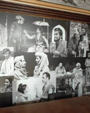 Khushboo Kamal Instagram - Had a quick visit to NSD this time on my Delhi trip..

#actorinsideme #theatre #training #passion #foreverlove #star #bornactor