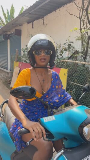 Khyati Shree Instagram - How many of you know how to fix a puncture or do you prefer going to mechanics? 🛵