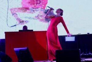Kika Edgar Instagram - Cada escenario tiene su hermosa magia! Gracias por seguir permitiéndome llegar a sus corazones! 
Nos vemos en Teatro Metropolitan CDMX el 3 de mayo! Venta por @ticketmaster_mx ❤️💕💃🏻🎶