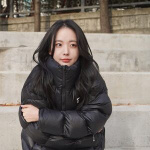 Kim Chae-eun Instagram - 겨울 음미하기 (진지)