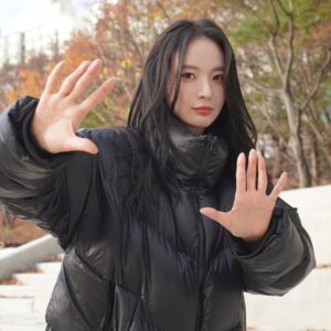 Kim Chae-eun Instagram - 겨울 음미하기 (진지)