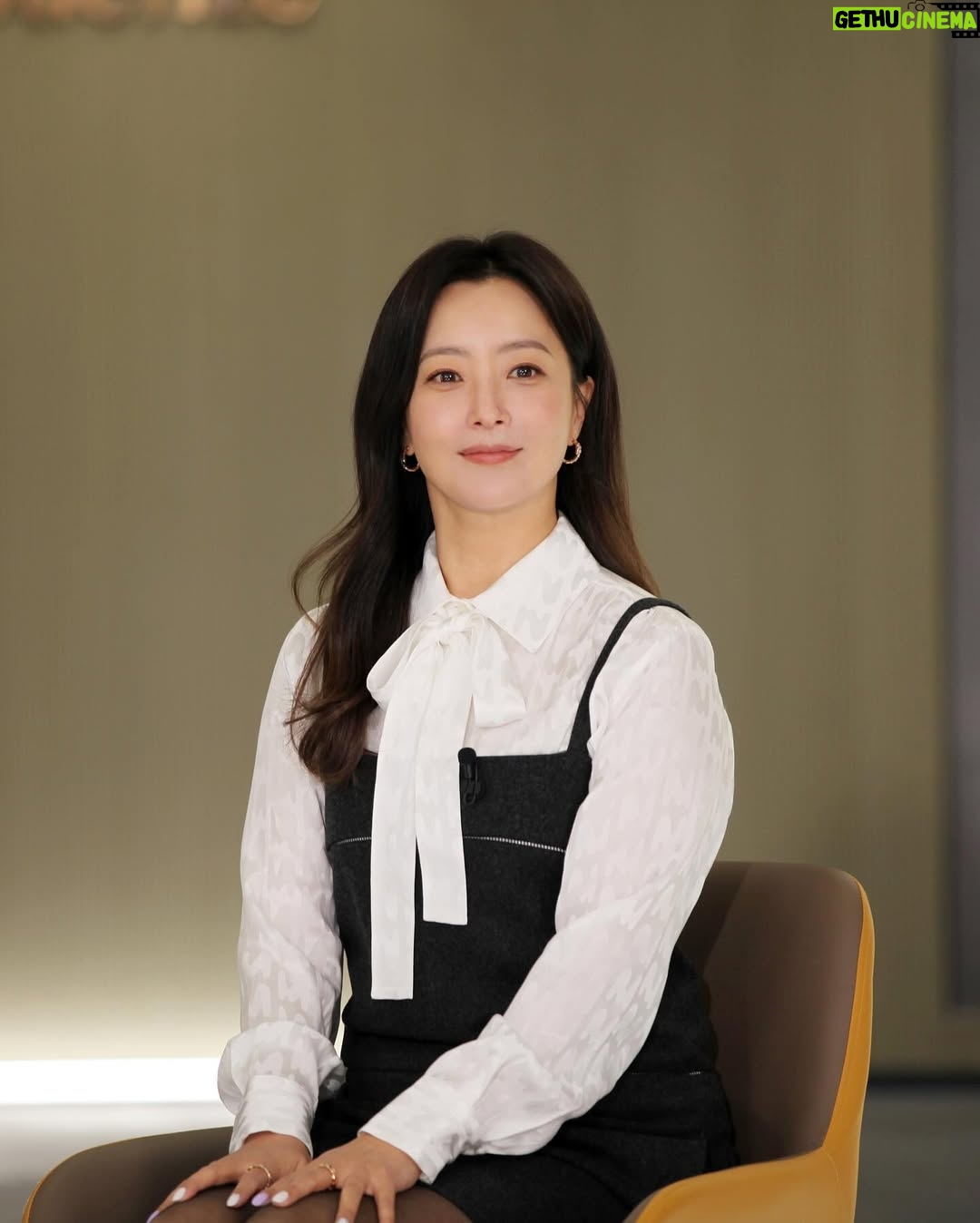 Kim Hee-seon - 22.9K Likes - 너무나도 팬인 유현준 교수님과 만났습니다🙏💕
즐거웠던 시간이었어요🍀👍
자리 만들어준 #KCC 💛고마워요!
https://youtu.be/k8BYlaRzeQY
