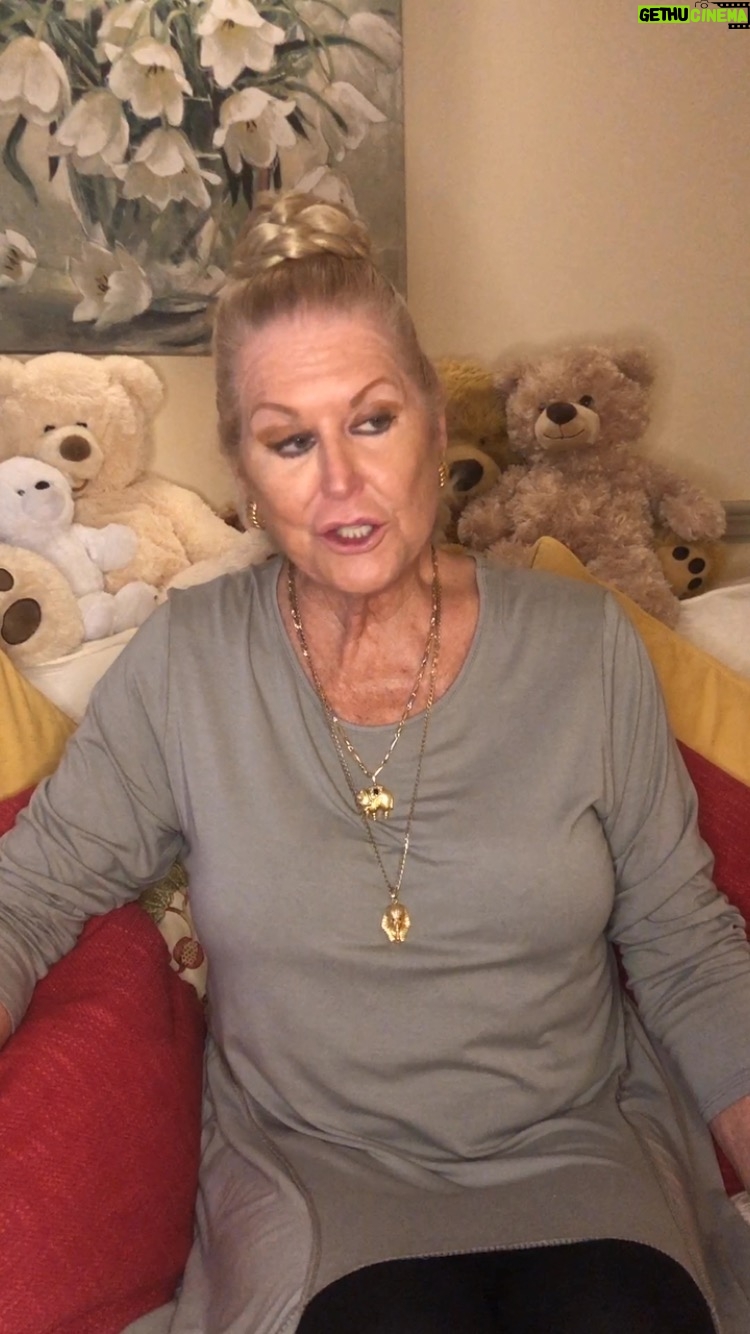 Kim Woodburn - 1.2K Likes - Happy Valentines Day!  Next date is 21st February!