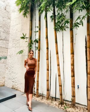 Kimberly Dos Ramos Instagram - 🤎 El look completo 🤎…⁣
Ando in love 😍 con este color 🤎… ⁣
⁣
Cuál es el color de ropa que más usas 😏???. ⁣
⁣
#brown #colors #ootdinspiration #ootd #look #totallook . ⁣
