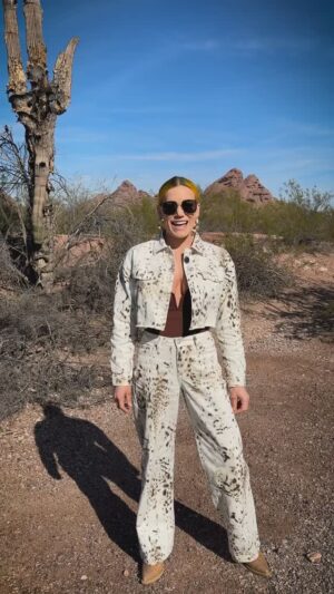 Kira Magnin-Forster Instagram - This week, @TheTayaValkyrie visits @phoenixzoo and eats some of the most incredible fry bread in Phoenix at @frybreadhouse! Watch the latest Making Towns w/ Taya now!