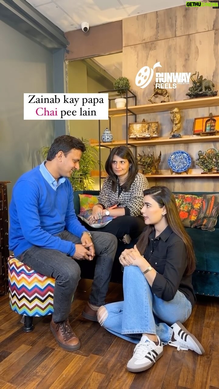 Kiran Haq - 8K Likes - Zainab kay papa ☕️ pee lain 😄👨👩👧
@naveedazhar @kiranhaqofficial @mashalamirali @arshadreels
#trending #runwayreels #funnymemes #memesdaily #runwaypakistan #chai #celebrity #celebstyle #haha #trensingreels #reels #reelitfeelit #reels #arshad #zainab