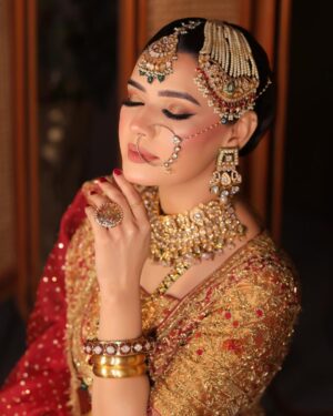 Kiran Haq Instagram - KIRAN! ❤️ 
Signature bridal campaign by @saminahairandmakeupstudio 

Mua/Hair: @saminahairandmakeupstudio 
Celeb: @kiranhaqofficial 
Dress: @sassy.thrift.store28 
Jewellery: @opalbymadihaihsan 
Location: @skinfinitybykiran

#celeberity #makeup #shoot #maribalviphotography #lahore #canada #pakistan #kiranhaq