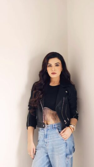 Kiran Haq Instagram - When a woman becomes her own best friend, life is easier 🌸