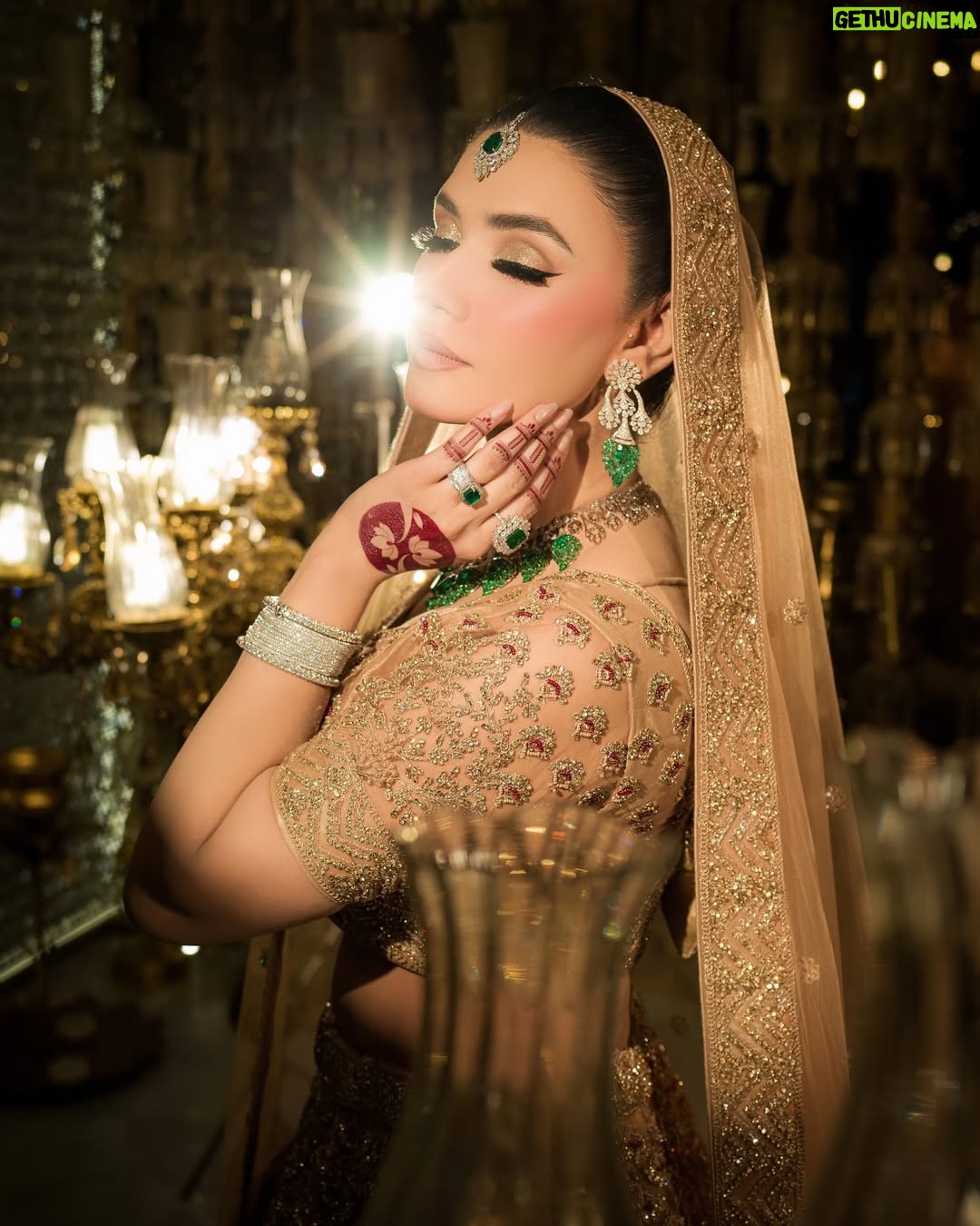 Kiran Haq - 3.8K Likes - Beauty ❤️✨ @kiranhaqofficial for @minahilandzouhaofficial
Amazing work by @bilalsaeedphotography
Jewels by @farhatalijewellers