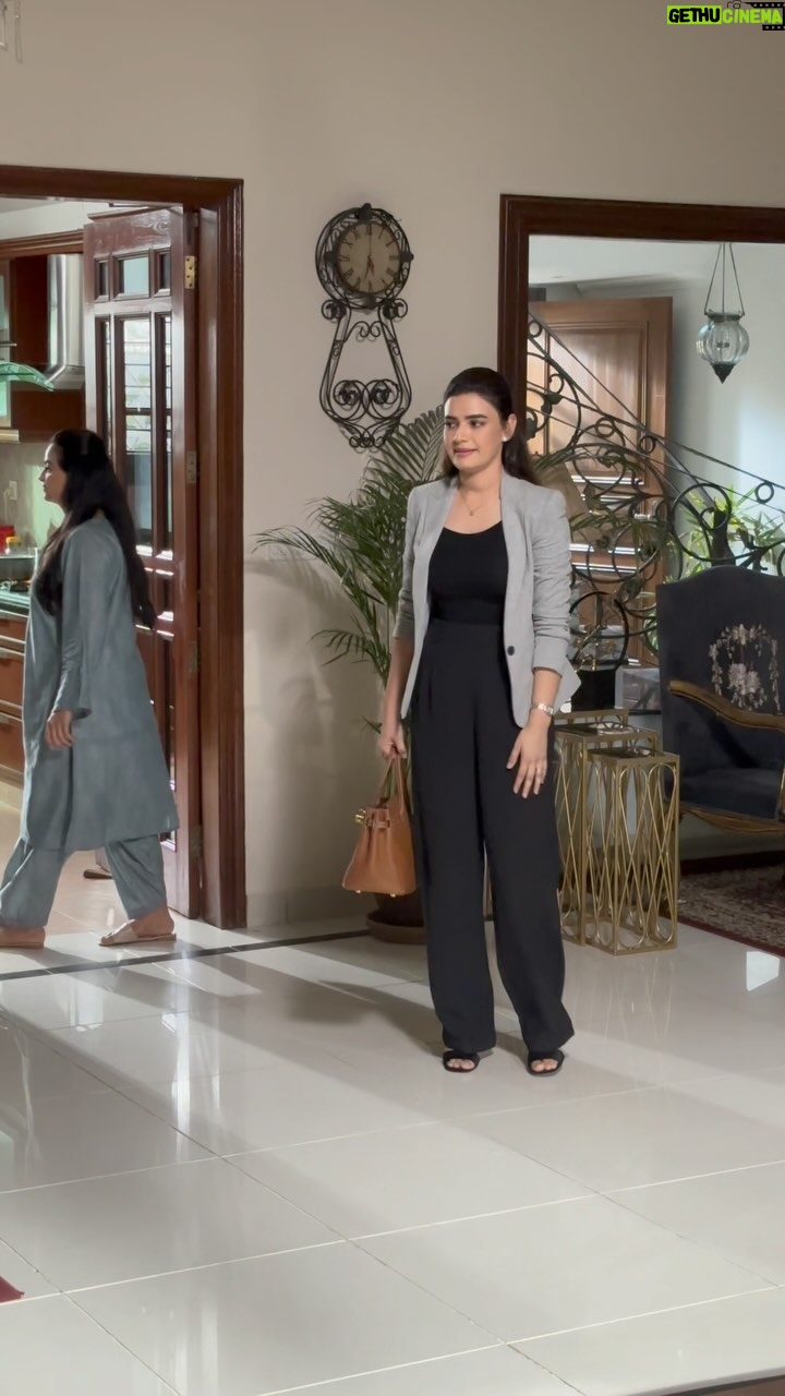 Kiran Haq - 5.4K Likes - Unveiling some laughter-filled side of #Hasrat! 🌟
Don’t miss Last Episode of #Hasrat tonight at 7:00 PM only on #ARYDigital
#FahadSheikh #KiranHaq #JaniceTessa #BigBangEntertainment #PakistaniDrama #drama