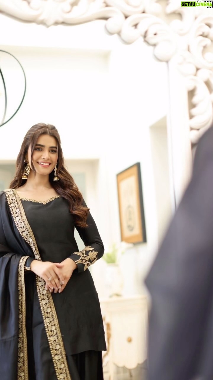 Kiran Haq - 3.2K Likes - Eid 2024🩶🩶
👗 @wajahatmansoorofficial
📷 @deeveesofficial
💄 @naqashgillofficial