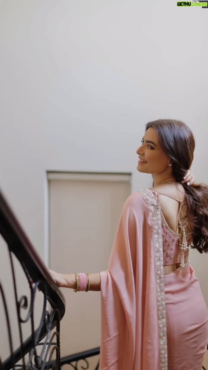 Kiran Haq - 3.6K Likes - عید مبارک 🌸
👗 @wajahatmansoorofficial
📷 @deeveesofficial
💄 @naqashgillofficial
@dchandiqilaofficial