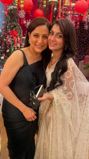 Kishori Shahane Instagram - Happy Birthday dear @itisriti 
So humble,so cooperative..scenes rise their bar with your performance..You are a beautiful person..God Bless You…
@jassi.k15 @hemangiikavi @pulkitbangia 
#birthday #instagram #instagood #trending #instalike #
