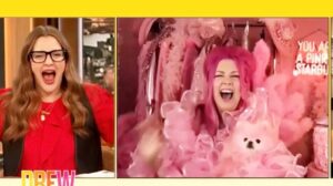 Kitten Kay Sera Instagram - Loved being on The Drew Barrymore Show! 💗💗💗

💗 #drewbarrymore #drewbarrymoreshow #kittenkaysera #pinktasticplastixx