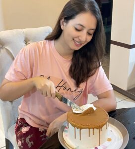 Actress Komal Aziz Khan HD Photos and Wallpapers July 2021
