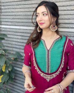 Actress Komal Aziz Khan HD Photos and Wallpapers May 2022