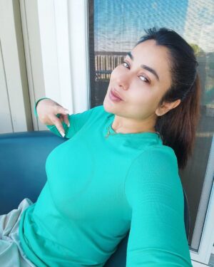 Komal Rizvi Instagram - Feels good to be back!!! 🥳