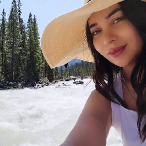 Komal Rizvi Instagram - Stunning lakes and mountains in Banff, Canada! 
#lastweek