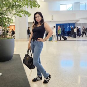 Komal Rizvi Instagram - Vegas Baby! 🎊🎩🎷

#lasvegas #trulykomal #komalrizvi
#komalrizviofficial #vegasbaby