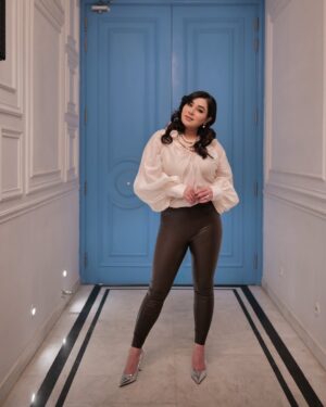 Komal Rizvi Instagram - Hosted a super special Galentines dinner at the one and only @izakaya.experience. 
Wanted to take a beat to celebrate my girlfriends without whom I would not have been able to be where I am today (emotionally and mentally)! 💓❤️💝💕💗💋