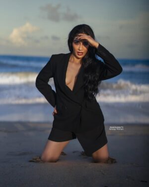 Komal Sharma Instagram - Lost in the waves, found in the moment. 🌊✨ Bold, fearless, and unstoppable. 

💃 @actresskomalsharma 
📸 @iamanoopmohan 
Mua @anbarasi_mua 

#drenchedinconfidence #actress #bollywood #tamilactress 
#BeachVibes #PowerDressing #FearlessFashion #TrendyLooks #WavesAndWander #BossBabe #SunsetMood #AnoopMohanPhotography #kollywood