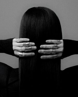 Kozue Akimoto Instagram - Titled Chiyu, the Japanese word for healing, our collaboration with Kozue Akimoto reimagines rings as supportive armour.

Tom Wood x Kozue launches at our Oslo flagship store, our Aoyama flagship store, as well as Dover Street Market in Paris, London, New York, Los Angeles, and Ginza, and I.T in Hong Kong.

Launching EU/NAM: March 7th
Launching Asia: March 15th

@tomwood_oslo 
@tomwood_tokyo 
@doverstreetmarketginza 
@doverstreetmarketparis 
@doverstreetmarketlondon 
@doverstreetmarketnewyork 
@doverstreetmarketlosangeles 
@ithk 

#tomwoodxkozue