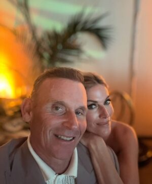 Kristen Taekman Instagram - @playingforchangefoundation you have done it again!! Congratulations on an amazing night for a wonderful cause!! @jmtaekman ❤️🎶