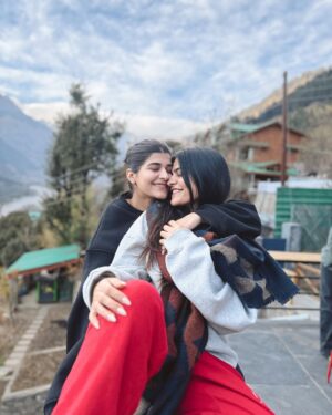 Kritika Khurana Instagram - har lamha ek naya afsana suna raha tha. ❤️