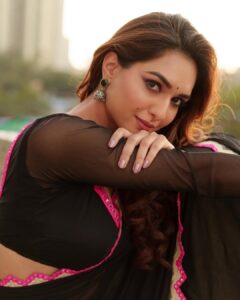 Actress Kritika Singh Yadav HD Photos and Wallpapers April 2025