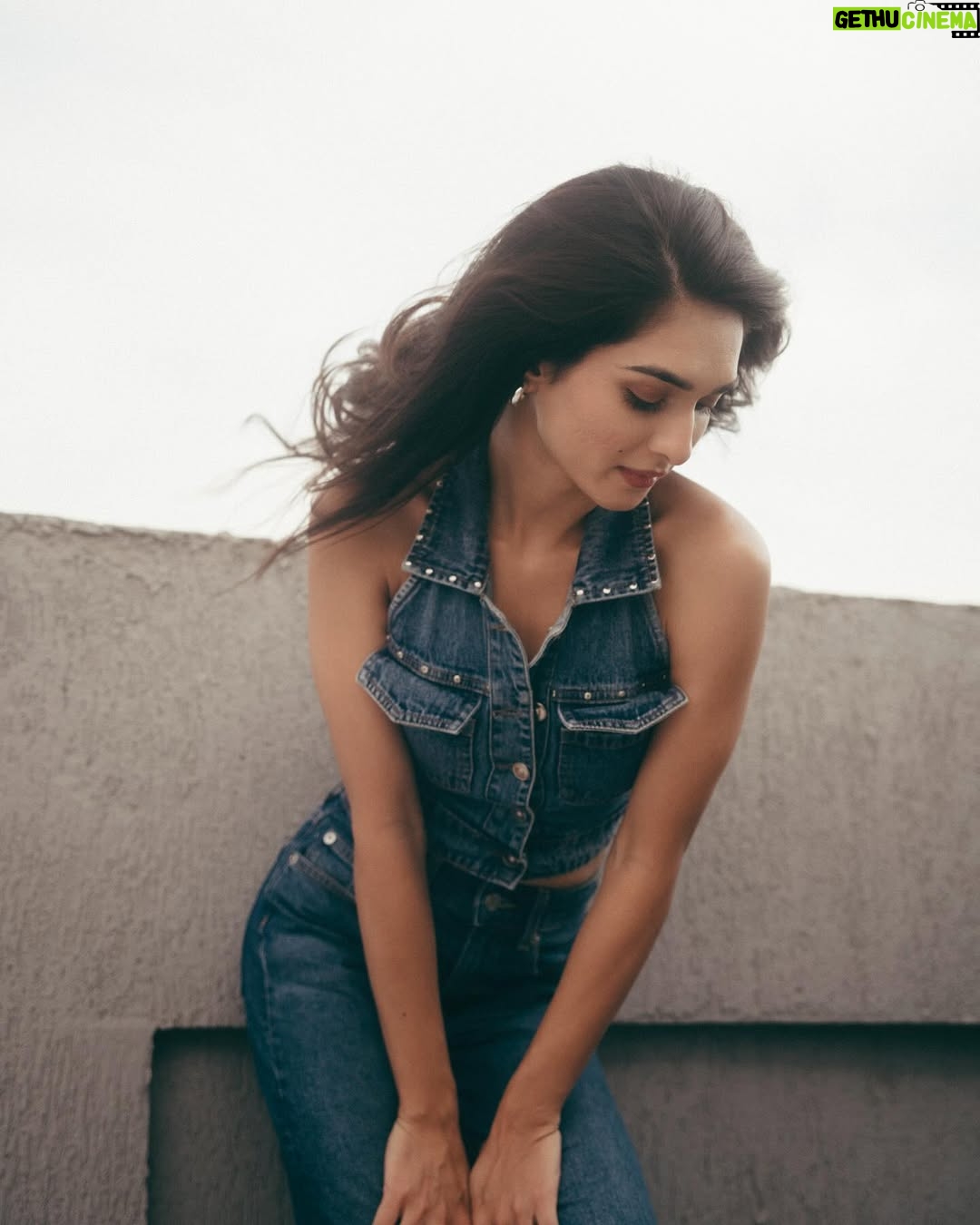 Kritika Singh Yadav - 6.7K Likes - Captured by @dieppj
