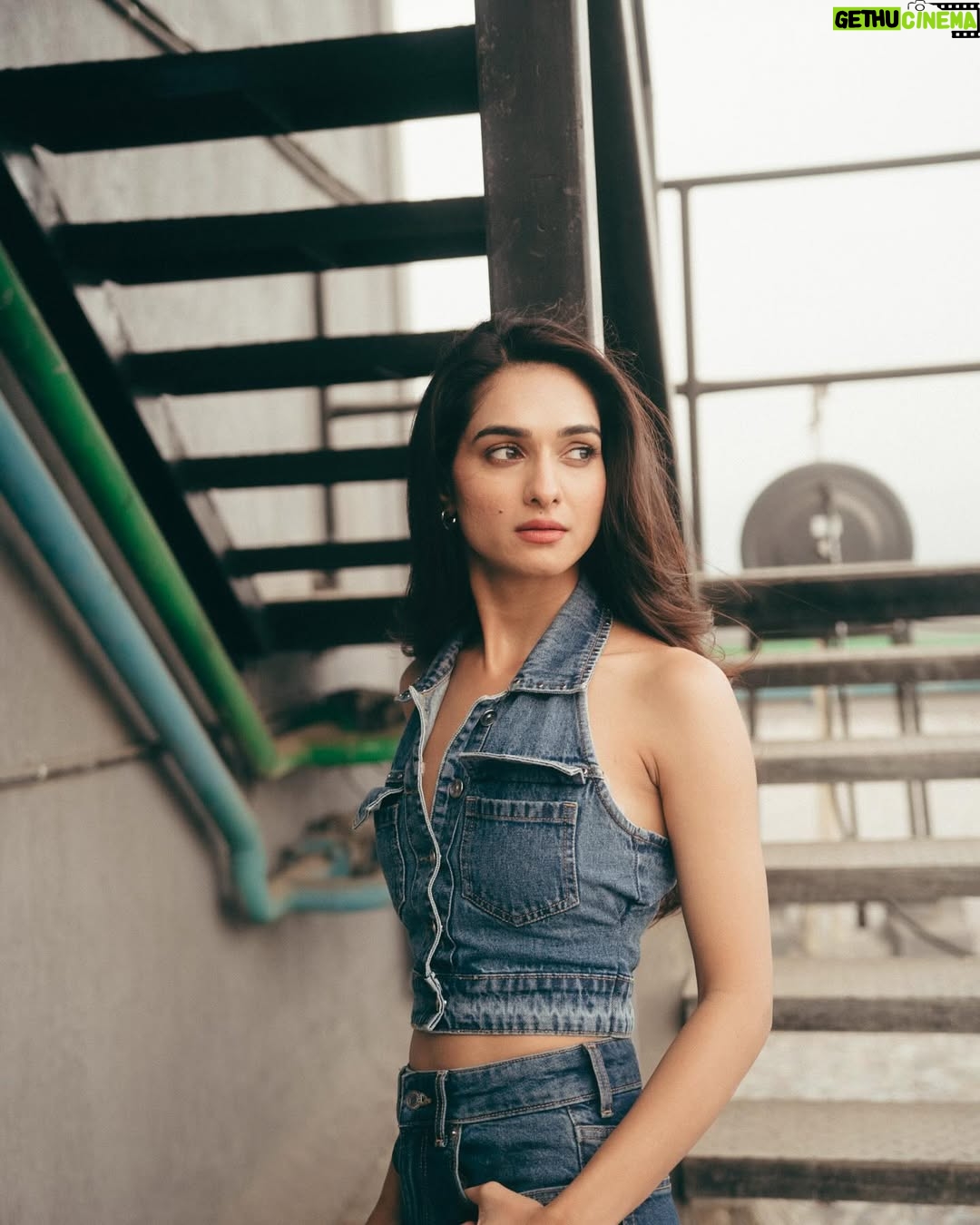 Kritika Singh Yadav - 6.7K Likes - Captured by @dieppj