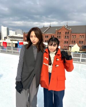 Kurumi Inagaki Instagram - .
『アンサンブル』第7話
ご覧いただきありがとうございました。
.
.
アイススケートは久しぶりでしたが
教えてもらったら滑れるようになりましたっ⛸️✨
滑れるようになってからは4人で後ろ向きで滑る練習をしたり
春奈さんと手を繋いで一緒に滑る練習をしていただいたり
笑顔いっぱいの撮影でした♡
.
.
観てくださった方も、まだの方も
#TVer にて見逃し配信中です。
ぜひご覧ください📺✨
.
.

#アンサンブル
#7話
#日本テレビ 
#土ドラ10 
#川口春奈 さん
#アイススケート 
#稲垣来泉
.
アイススケート繋がりで
初めてアイススケートに行った4歳の
ピンクが多めな私の写真も最後に置いておきます…⛸️