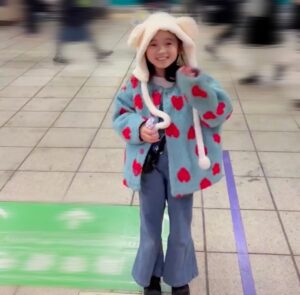 Kurumi Inagaki Instagram - .
.
先日、ラナちゃんに久しぶりに会えて
サプライズでお誕生日のお祝いも用意してくれていましたっ🎀🩷🎀
.
お手紙も書いてくれて幸せな時間でした♡︎
ずっとかっわいかったー♡
楽しかった♡
.
.
.
#泉谷星奈 ちゃん
#オールドルーキー 
#新町姉妹
#稲垣来泉