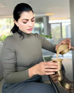 Actress Lahari Shari HD Photos and Wallpapers March 2025