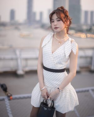 Lapassalan Jiravechsoontornkul Instagram - I have a weakness for polka dots😝🤪⚫️⚪️
@asv_official 
#ASVSS25  #HERASV #ASVOFFICIAL #SEAYOUSOON
(📷: @wechiiz )