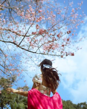 Larissa Dsa Instagram - Cherry Blossom in full bloom in 📍Shillong 🌸

I have been in Meghalaya for the past 10 days filming the next two episodes for @natgeoindia and I cannot wait for it to go live! 

Cant share too much on my stories or feed since it’s all a part of the project, so will share when the episodes come out 🥹🌸 

Thanks for the epic photos and company my gurlllsss @riddhibhattrb_ @ritika_jasmera 🥹🫶🏼🌸

Dress - @lovetrianglethelabel (got it from asos 4 years ago)
Jewels - @beyond.larissa (new collection 🥹coming soon)
Shoes - @cariuma
Pink Shrug - @fuss_pot 🌸