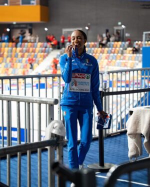 Larissa Iapichino Instagram - CAMPIONESSA EUROPEA INDOOR🥇🥹🌟🩵

La mia gratitudine è inspiegabile in questo momento. 
Vorrei prendere un momento per ringraziare tutti coloro che hanno avuto fiducia in me e non hanno mai smesso di crederci, in particolare: il mio super coach-babbo @giannino1969 , il mio management @jump4excellence @silviasaliti , il mio staff sempre impeccabile, il mio gruppo sportivo @fiammeoroatletica con il suo immancabile sostegno, @diadora  @redbullitalia @wintecare @galileolife.it @gruppo_brandini ed infine la mia famiglia ed i miei amici.
GRAZIE GRAZIE GRAZIE! 🫂