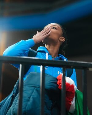 Larissa Iapichino Instagram - CAMPIONESSA EUROPEA INDOOR🥇🥹🌟🩵

La mia gratitudine è inspiegabile in questo momento. 
Vorrei prendere un momento per ringraziare tutti coloro che hanno avuto fiducia in me e non hanno mai smesso di crederci, in particolare: il mio super coach-babbo @giannino1969 , il mio management @jump4excellence @silviasaliti , il mio staff sempre impeccabile, il mio gruppo sportivo @fiammeoroatletica con il suo immancabile sostegno, @diadora  @redbullitalia @wintecare @galileolife.it @gruppo_brandini ed infine la mia famiglia ed i miei amici.
GRAZIE GRAZIE GRAZIE! 🫂