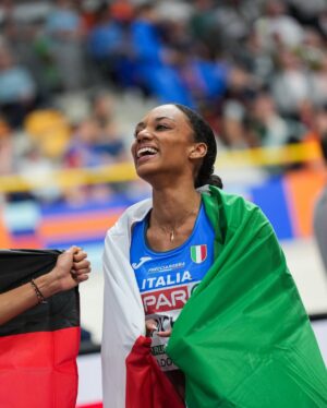 Larissa Iapichino Instagram - CAMPIONESSA EUROPEA INDOOR🥇🥹🌟🩵

La mia gratitudine è inspiegabile in questo momento. 
Vorrei prendere un momento per ringraziare tutti coloro che hanno avuto fiducia in me e non hanno mai smesso di crederci, in particolare: il mio super coach-babbo @giannino1969 , il mio management @jump4excellence @silviasaliti , il mio staff sempre impeccabile, il mio gruppo sportivo @fiammeoroatletica con il suo immancabile sostegno, @diadora  @redbullitalia @wintecare @galileolife.it @gruppo_brandini ed infine la mia famiglia ed i miei amici.
GRAZIE GRAZIE GRAZIE! 🫂