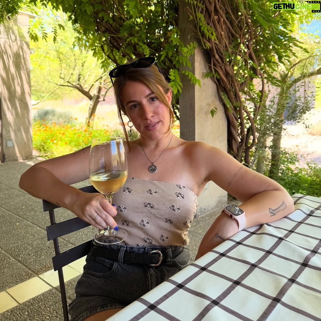 Laura Esquivel - 14.6K Likes - 🍷✨ un poco de las hermosas vacaciones.. que fueron hermosas porque las compartí con la persona mas genial del planeta ❤️ @facucedeira