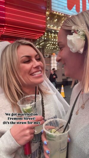 Laura McGoldrick Instagram - So…we have some news. 
#vegas #fremontstreet #justmarried #upthewahs