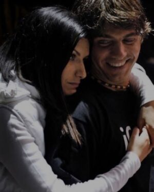 Laura Pausini Instagram - 20 anni insieme e solo alcune delle mie foto preferite con te ❤️ auguri amore 🎸@paolocartaofficial