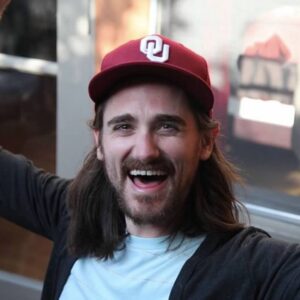 Laura Spencer Instagram - Five years without my brother Daniel. He was the coolest sibling to have and I absolutely idolized him. The world lost a truly hilarious, talented, thoughtful, intellectual, and kind human being this day. 

Please consider donating your time or money to a charity/organization of your choice today, in Daniel Spencer’s memory, that helps make the world a better place. 

We will be donating to the following:
@baby2baby 
@healthebay 
@film2future 
@innercityarts 
@theokraproject 
@dressember 
@thelovelandfoundation 
@humanrightscampaign 
@aclu_nationwide 
@plannedparenthood 
@npr 

Pictures: 1) Daniel in Joshua Tree National Park on a camping trip we took before he moved from Los Angeles to Austin 2) us making the absolute most of a Big Bang Theory cast and crew party 3) Daniel being hilarious while I dance, a recurring theme in videos from our childhood of me doing routines in our backyard while my brother does far more entertaining things behind me 4) Boomer Sooner 5) a note found in his stuff after he died, among many other funny life observations 6) remember dubsmash? ❤️