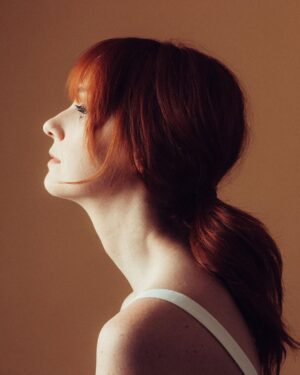 Laura Spencer Instagram - @selashiloni silhouette