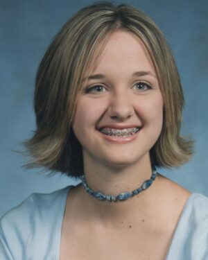 Laura Spencer Instagram - I’ll see your #oldheadshotday and raise you an unrecognizable #highschoolportrait #fbf