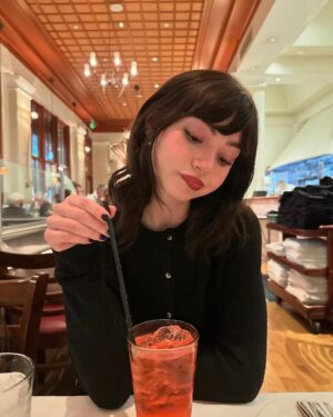 Lauren Lindsey Donzis Instagram - me when shirly temple