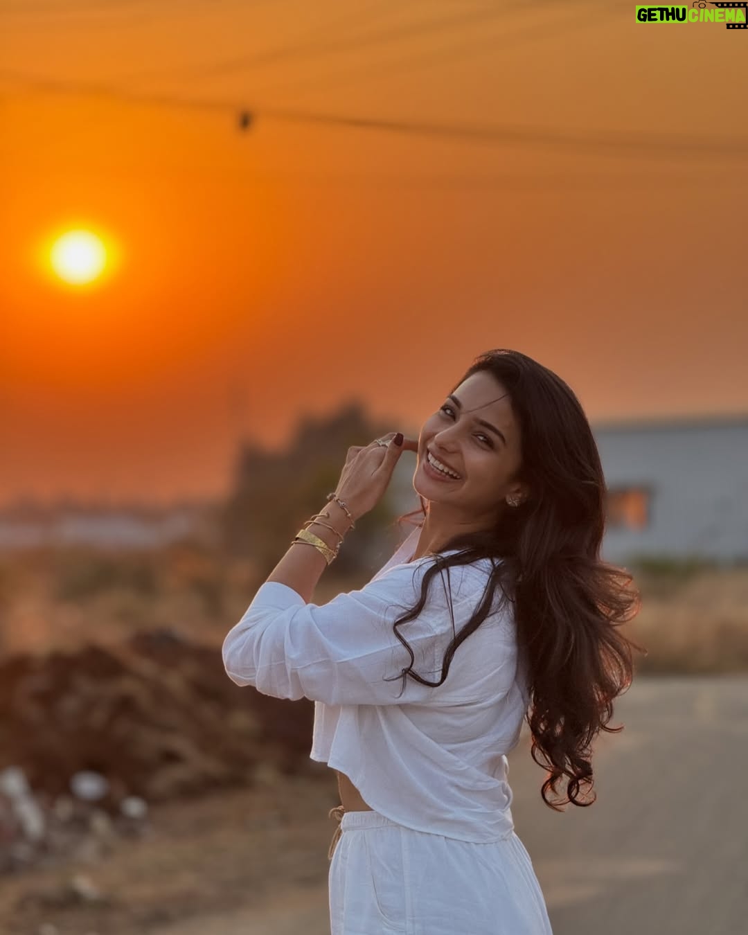 Lavanyaa - 193.5K Likes - Sunset state of mind
Pc @dhileeban_shanmugam & @dr_sharmika chellam