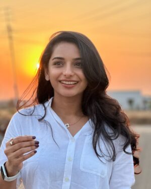 Lavanyaa Instagram - Sunset state of mind 

Pc @dhileeban_shanmugam &  @dr_sharmika chellam