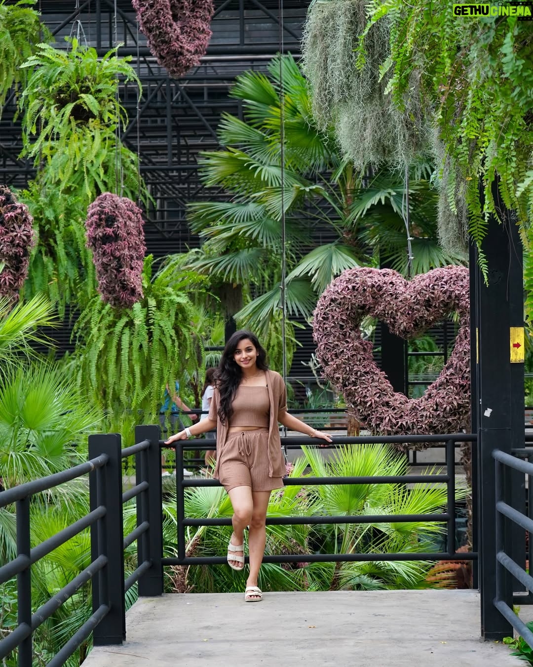 Lavanyaa - 74K Likes - 🍃