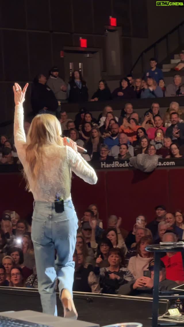 LeAnn Rimes - 7.3K Likes - when in tulsa…
it wouldn’t be a show of mine if we didn’t decide to learn a song, 5 minutes before going on stage. and being in tulsa and all, i couldn’t resist… even if i had to use my phone for lyrics. this song had to be sung! thanks for always going along with the setlist chaos @gmhmusic 😂
we had the best first show of 2025! thank you to everyone for join us. texas, i’m on my way 🤍
#whenintulsa #tulsatime #donwilliams